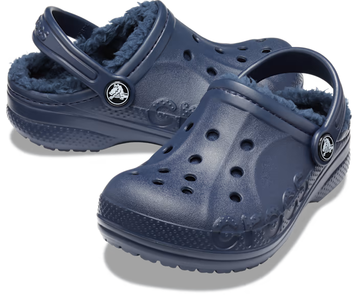 Kleinkind Baya gefütterter Clog