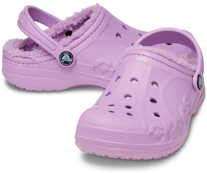 Kleinkind Baya gefütterter Clog