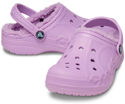 Kleinkind Baya gefütterter Clog