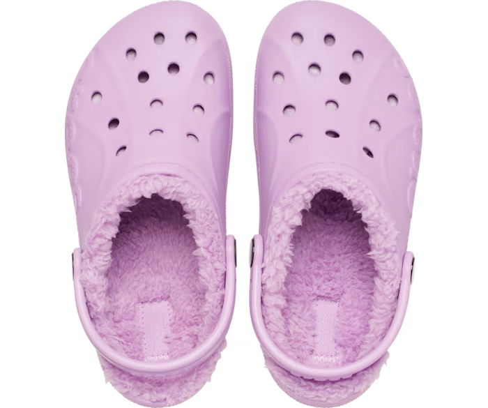 Kleinkind Baya gefütterter Clog