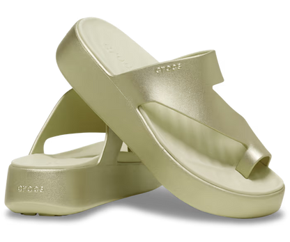 Getaway Platform Toe Loop Metallic Sandale